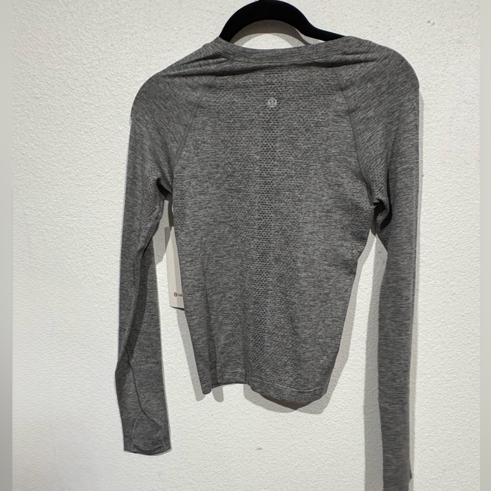 Lulu Lemon Swiftly Tech long Sleeve 2.0 - Picture 4 of 5